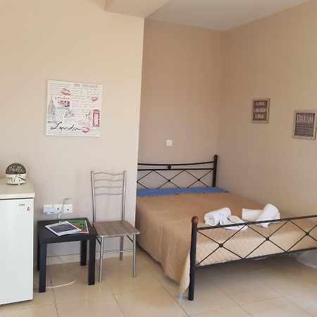 Butterfly Apartment Kalamata Exterior photo